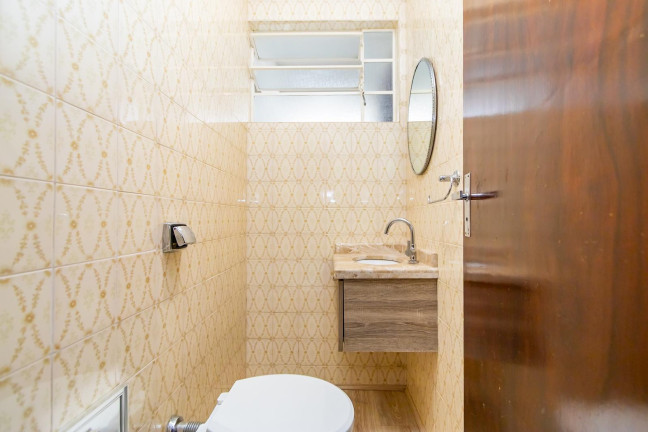 Imagem Sobrado com 3 Quartos à Venda, 140 m² em Capão Raso - Curitiba Imagem Sobrado com 3 Quartos à Venda, 140 m² em Capão Raso - Curitiba