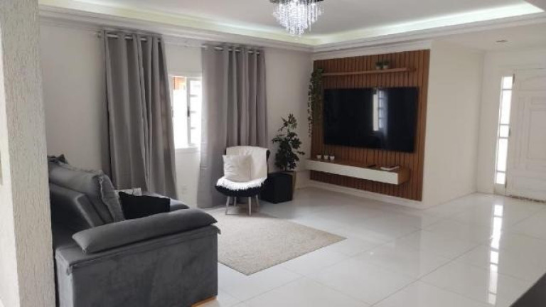 Imagem Casa com 4 Quartos à Venda, 360 m² em Piratininga - Niterói Imagem Casa com 4 Quartos à Venda, 360 m² em Piratininga - Niterói