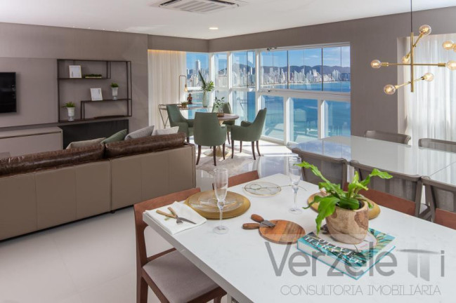 Imagem Apartamento com 4 Quartos à Venda, 238 m² em Centro - Balneário Camboriú Imagem Apartamento com 4 Quartos à Venda, 238 m² em Centro - Balneário Camboriú