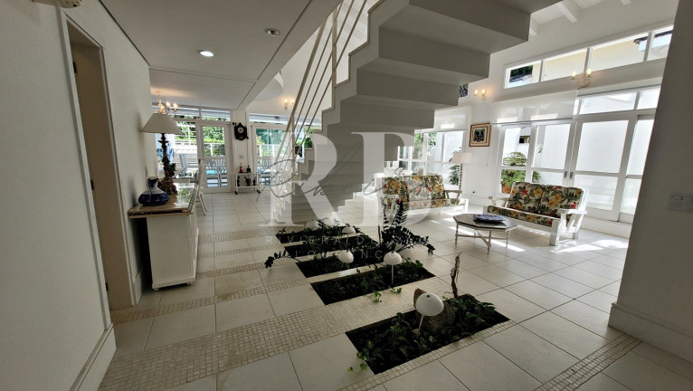 Imagem Imóvel com 6 Quartos à Venda, em Riviera - Bertioga Imagem Imóvel com 6 Quartos à Venda, em Riviera - Bertioga