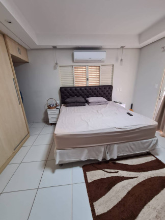 Imagem Sobrado com 4 Quartos à Venda, 615 m² em Jardim Comodoro - Cuiabá Imagem Sobrado com 4 Quartos à Venda, 615 m² em Jardim Comodoro - Cuiabá