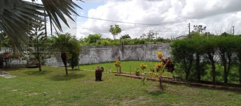 Imagem Chácara com 3 Quartos à Venda, 209 m²