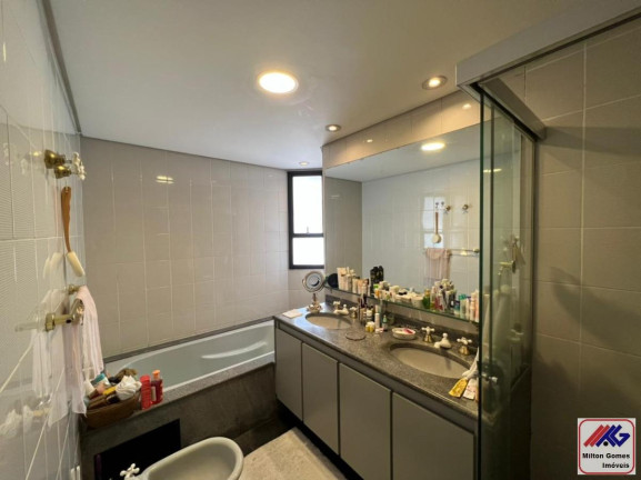 Imagem Apartamento com 3 Quartos à Venda, 220 m² em Itaim Bibi - São Paulo