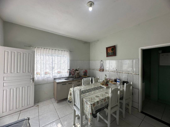 Imagem Casa com 6 Quartos à Venda, 200 m² em Centro - Balneário Barra Do Sul Imagem Casa com 6 Quartos à Venda, 200 m² em Centro - Balneário Barra Do Sul
