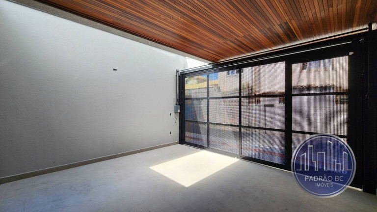Imagem Sobrado com 3 Quartos à Venda, 184 m² em Centro - Balneário Camboriú Imagem Sobrado com 3 Quartos à Venda, 184 m² em Centro - Balneário Camboriú