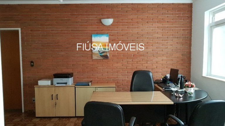 Casa com 4 Quartos à Venda,  em Centro - Ribeirão Preto