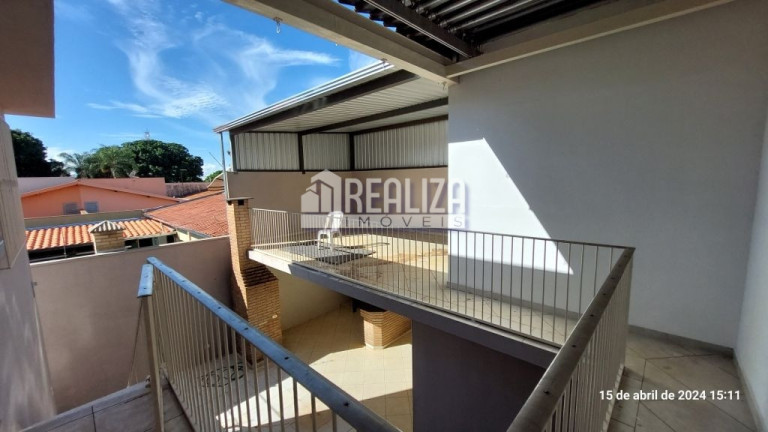 Imagem Sobrado com 4 Quartos para Alugar, 300 m² em Jardim Induberaba - Uberaba Imagem Sobrado com 4 Quartos para Alugar, 300 m² em Jardim Induberaba - Uberaba