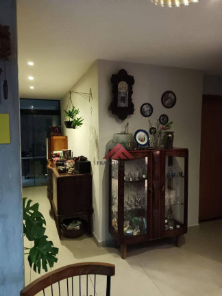 Imagem Casa com 3 Quartos à Venda, 350 m² em Piratininga - Niterói Imagem Casa com 3 Quartos à Venda, 350 m² em Piratininga - Niterói