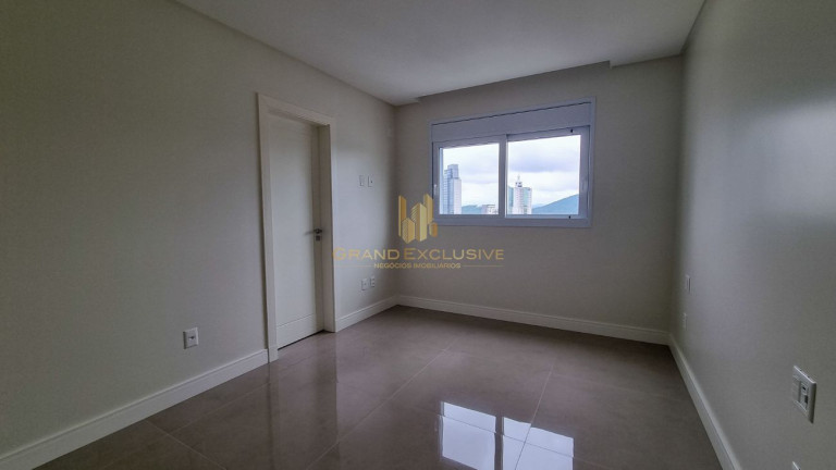 Imagem Apartamento com 4 Quartos à Venda, 160 m² em Pioneiros - Balneário Camboriú Imagem Apartamento com 4 Quartos à Venda, 160 m² em Pioneiros - Balneário Camboriú