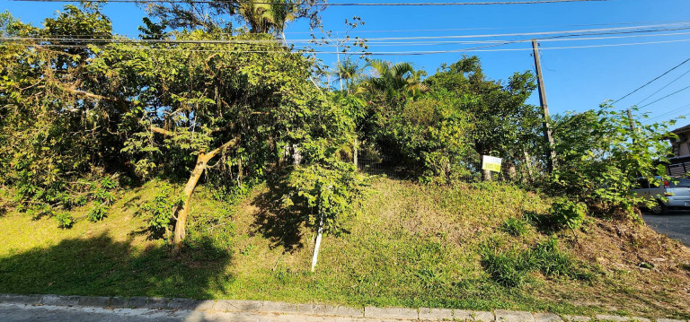 Imagem Terreno à Venda, 483 m² em Floresta - Joinville Imagem Terreno à Venda, 483 m² em Floresta - Joinville