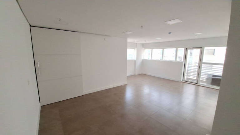 Sala Comercial à Venda, 40 m² em Alphaville - Barueri