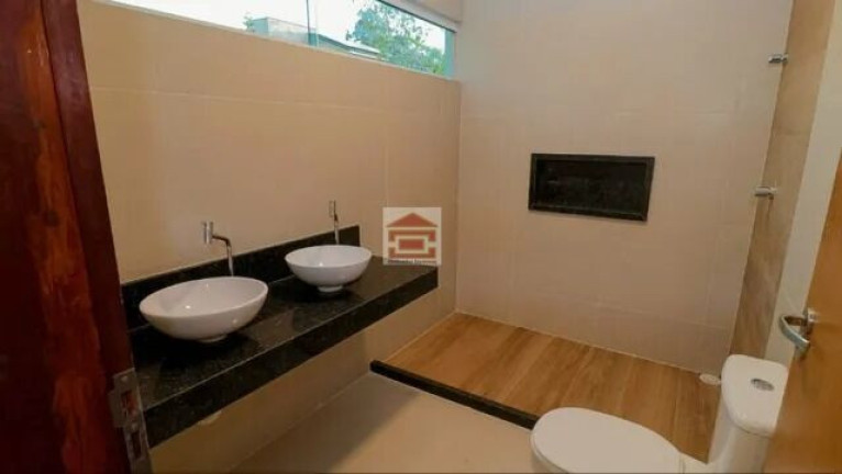Imagem Casa com 3 Quartos à Venda, 185 m² Imagem Casa com 3 Quartos à Venda, 185 m²