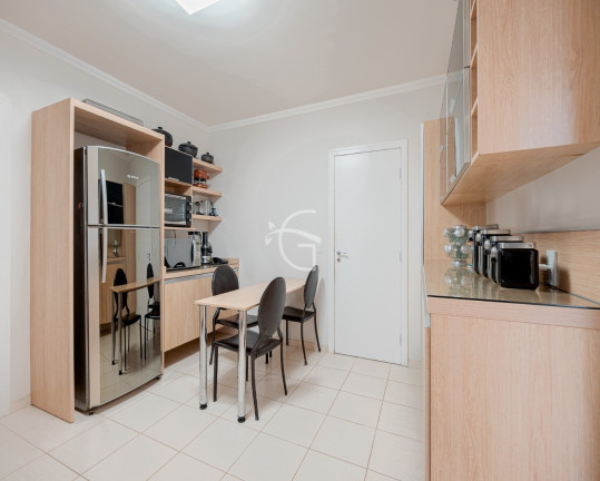 Imagem Casa com 4 Quartos à Venda,  em América - Joinville