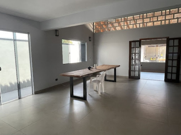 Imagem Casa com 3 Quartos à Venda, 242 m² em Caranda - Campo Grande Imagem Casa com 3 Quartos à Venda, 242 m² em Caranda - Campo Grande