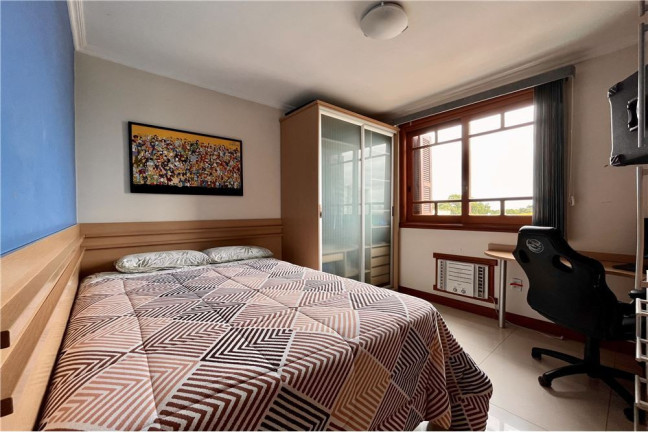 Imagem Imóvel com 3 Quartos à Venda,  em Passo Da Areia - Porto Alegre