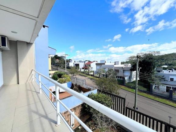 Imagem Casa com 3 Quartos à Venda, 300 m² em Vila Nova - Porto Alegre Imagem Casa com 3 Quartos à Venda, 300 m² em Vila Nova - Porto Alegre