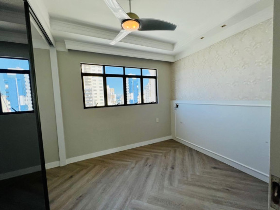 Imagem Imóvel com 3 Quartos à Venda, 180 m² em Centro - Itajaí Imagem Imóvel com 3 Quartos à Venda, 180 m² em Centro - Itajaí