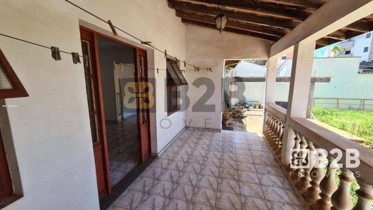 Imagem Casa com 3 Quartos à Venda, 300 m² em Jardim Estoril Iv - Bauru Imagem Casa com 3 Quartos à Venda, 300 m² em Jardim Estoril Iv - Bauru