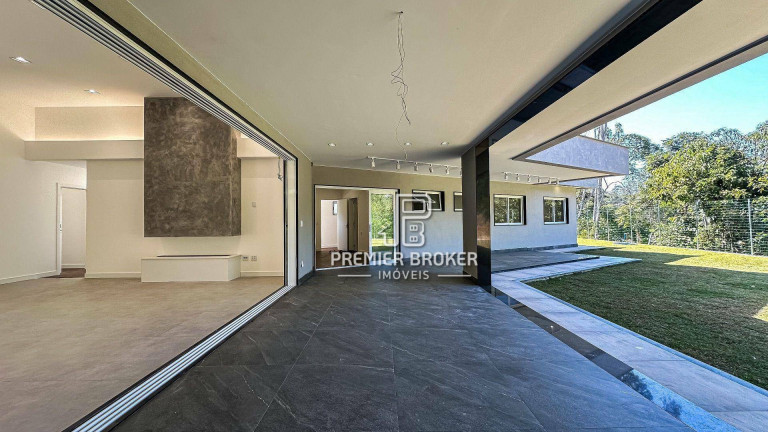 Imagem Casa com 4 Quartos à Venda, 400 m² em Quebra Frascos - Teresópolis Imagem Casa com 4 Quartos à Venda, 400 m² em Quebra Frascos - Teresópolis