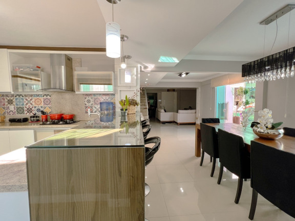Imagem Casa com 4 Quartos à Venda, 290 m² em Estreito - Florianópolis
