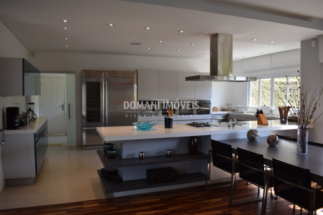 Imagem Casa com 4 Quartos à Venda, 350 m² em Região Do Alto Do Capivari - Campos Do Jordão Imagem Casa com 4 Quartos à Venda, 350 m² em Região Do Alto Do Capivari - Campos Do Jordão