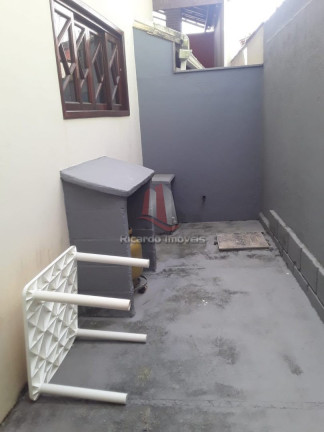 Imagem Imóvel com 2 Quartos à Venda, em Macaé Imagem Imóvel com 2 Quartos à Venda, em Macaé