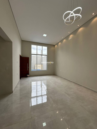 Imagem Casa com 3 Quartos à Venda, 250 m² Imagem Casa com 3 Quartos à Venda, 250 m²