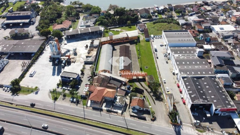 Ponto Comercial à Venda, 8.079 m² em Serraria - São José