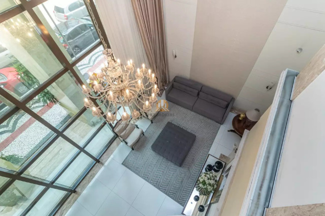 Imagem Imóvel com 3 Quartos à Venda, 146 m² em Centro - Balneário Camboriú Imagem Imóvel com 3 Quartos à Venda, 146 m² em Centro - Balneário Camboriú