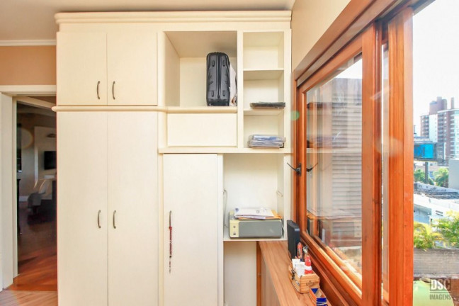 Imagem Imóvel com 2 Quartos à Venda, 101 m² em Higienópolis - Porto Alegre Imagem Imóvel com 2 Quartos à Venda, 101 m² em Higienópolis - Porto Alegre