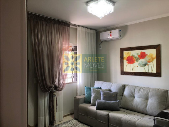 Imagem Casa com 2 Quartos à Venda, 70 m² em Centro - Tijucas Imagem Casa com 2 Quartos à Venda, 70 m² em Centro - Tijucas
