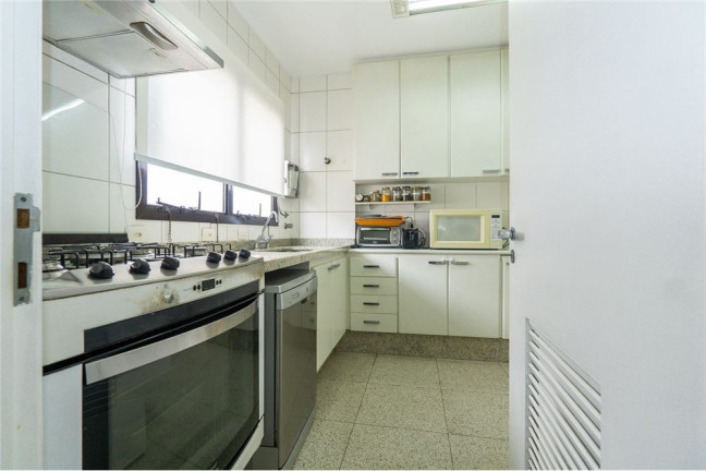 Imagem Imóvel com 4 Quartos à Venda, em Moema - São Paulo Imagem Imóvel com 4 Quartos à Venda, em Moema - São Paulo