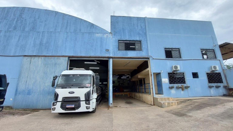 Imóvel Comercial para Alugar, 2.500 m² em Boqueirão - Curitiba