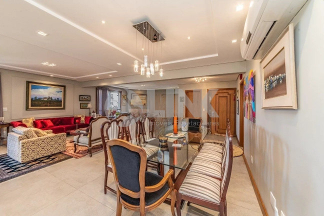 Imagem Apartamento com 3 Quartos à Venda, 240 m² em Moinhos De Vento - Porto Alegre