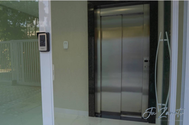 Imagem Apartamento com 3 Quartos à Venda, 260 m² em Caiobá - Matinhos Imagem Apartamento com 3 Quartos à Venda, 260 m² em Caiobá - Matinhos