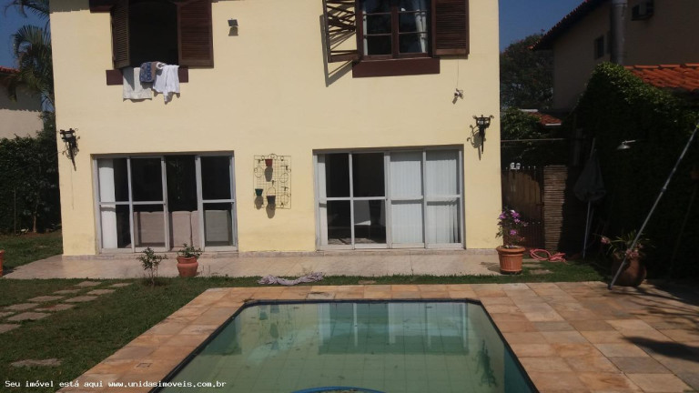 Casa com 4 Quartos à Venda, 258 m² em Interlagos - São Paulo