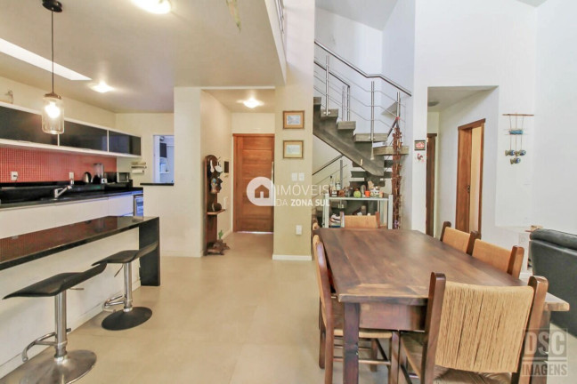 Imagem Casa com 2 Quartos à Venda, 166 m² Imagem Casa com 2 Quartos à Venda, 166 m²