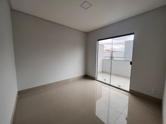 Imagem Sobrado com 3 Quartos à Venda, 176 m² em Setor Três Marias - Goiânia Imagem Sobrado com 3 Quartos à Venda, 176 m² em Setor Três Marias - Goiânia