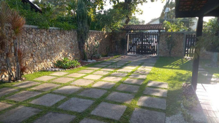 Imagem Casa com 5 Quartos à Venda, 450 m² em Camboinhas - Niterói Imagem Casa com 5 Quartos à Venda, 450 m² em Camboinhas - Niterói