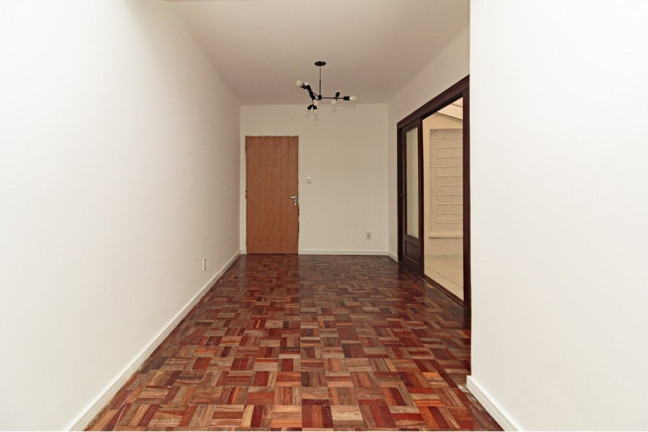 Imagem Imóvel com 1 Quarto à Venda, 61 m² em Navegantes - Porto Alegre Imagem Imóvel com 1 Quarto à Venda, 61 m² em Navegantes - Porto Alegre