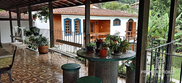 Imagem Casa com 4 Quartos à Venda, 230 m² em Alto - Teresópolis Imagem Casa com 4 Quartos à Venda, 230 m² em Alto - Teresópolis