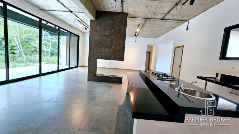 Imagem Casa com 3 Quartos à Venda, 289 m² em Quebra Frascos - Teresópolis Imagem Casa com 3 Quartos à Venda, 289 m² em Quebra Frascos - Teresópolis