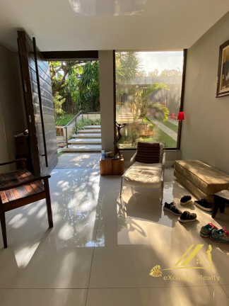 Imagem Casa com 5 Quartos à Venda, em Jaguaribe - Salvador Imagem Casa com 5 Quartos à Venda, em Jaguaribe - Salvador