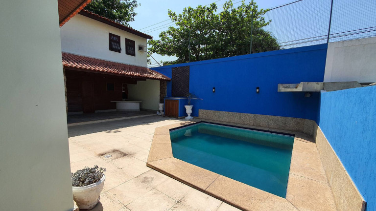 Imagem Casa de Condomínio com 3 Quartos à Venda, em Parque Califórnia - Campos Dos Goytacazes Imagem Casa de Condomínio com 3 Quartos à Venda, em Parque Califórnia - Campos Dos Goytacazes
