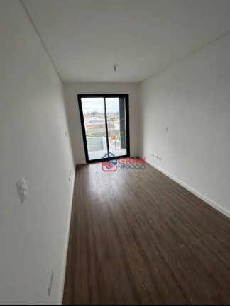 Sobrado com 3 Quartos à Venda, 128 m² em Xaxim - Curitiba
