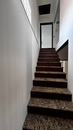 Imagem Sobrado com 4 Quartos à Venda, 218 m² em Vila Areao - Taubaté Imagem Sobrado com 4 Quartos à Venda, 218 m² em Vila Areao - Taubaté