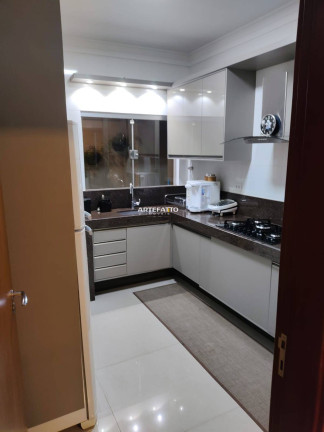 Imagem Casa com 3 Quartos à Venda, 239 m² Imagem Casa com 3 Quartos à Venda, 239 m²