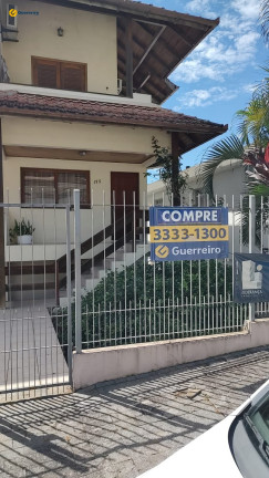 Imagem Casa com 4 Quartos à Venda, 314 m² em Trindade - Florianópolis Imagem Casa com 4 Quartos à Venda, 314 m² em Trindade - Florianópolis