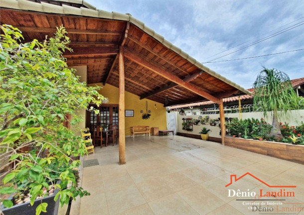 Imagem Casa com 6 Quartos à Venda, 343 m² em Jardim Panorama - Montes Claros