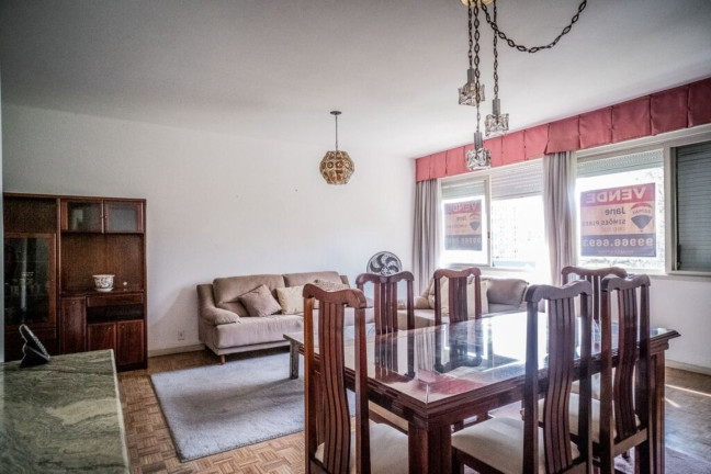 Imagem Imóvel com 3 Quartos à Venda, 141 m² em Menino Deus - Porto Alegre Imagem Imóvel com 3 Quartos à Venda, 141 m² em Menino Deus - Porto Alegre